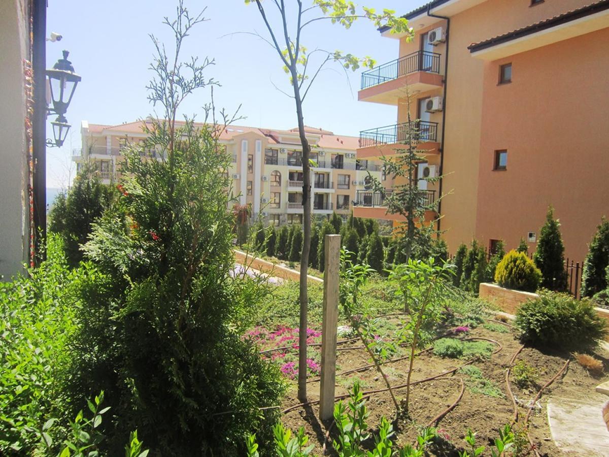 Aparthotel Artur Sveti Vlas Buitenkant foto