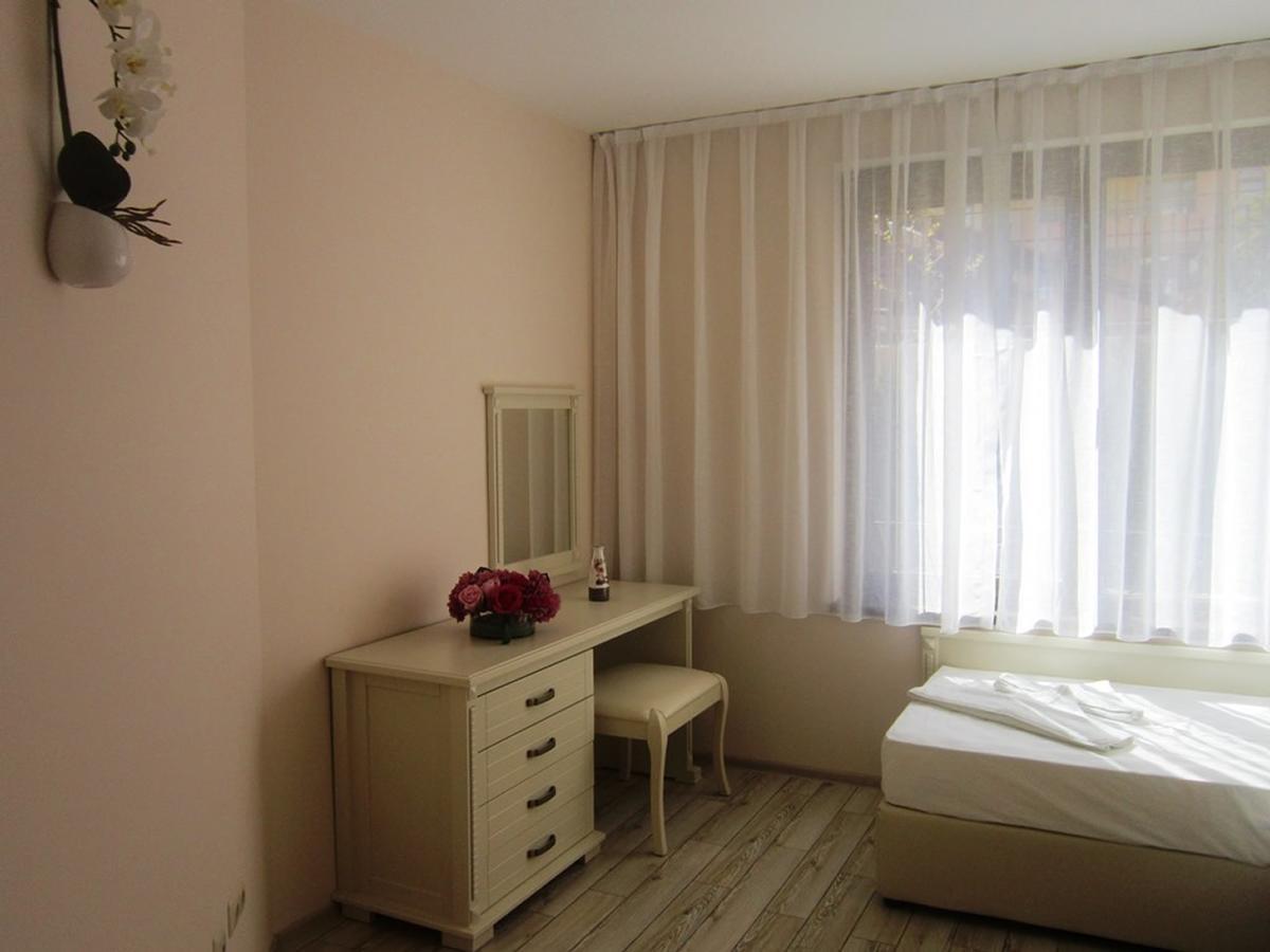 Aparthotel Artur Sveti Vlas Buitenkant foto