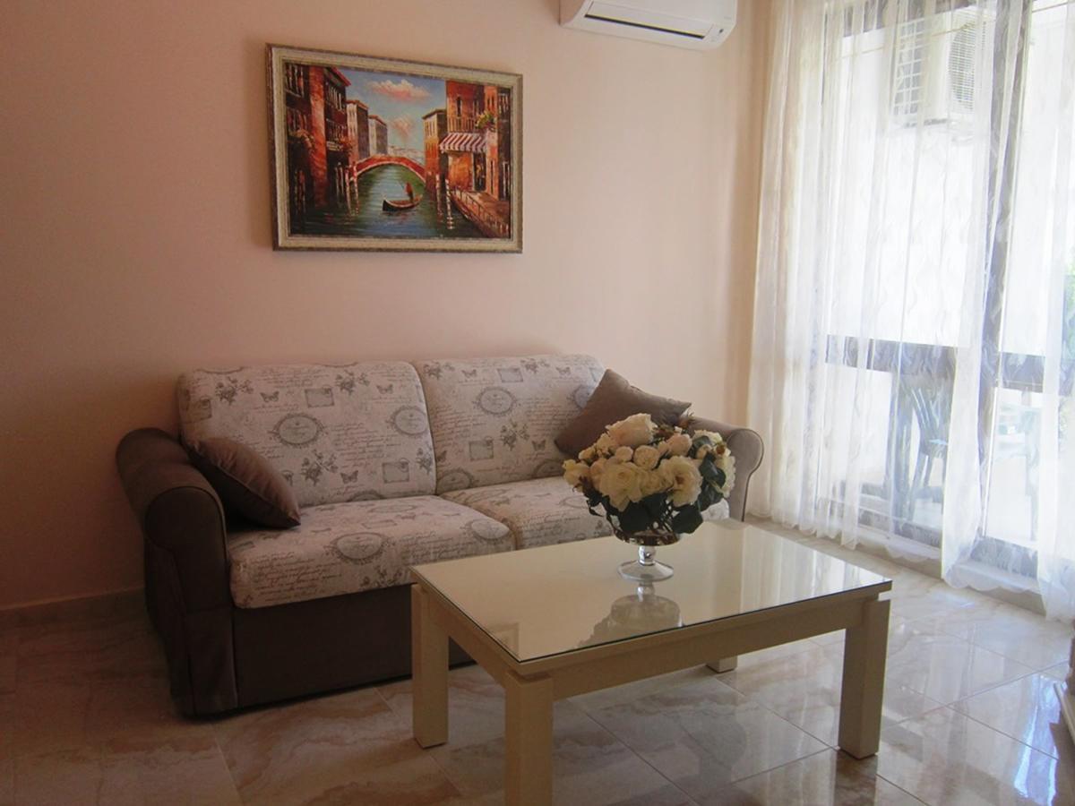 Aparthotel Artur Sveti Vlas Buitenkant foto